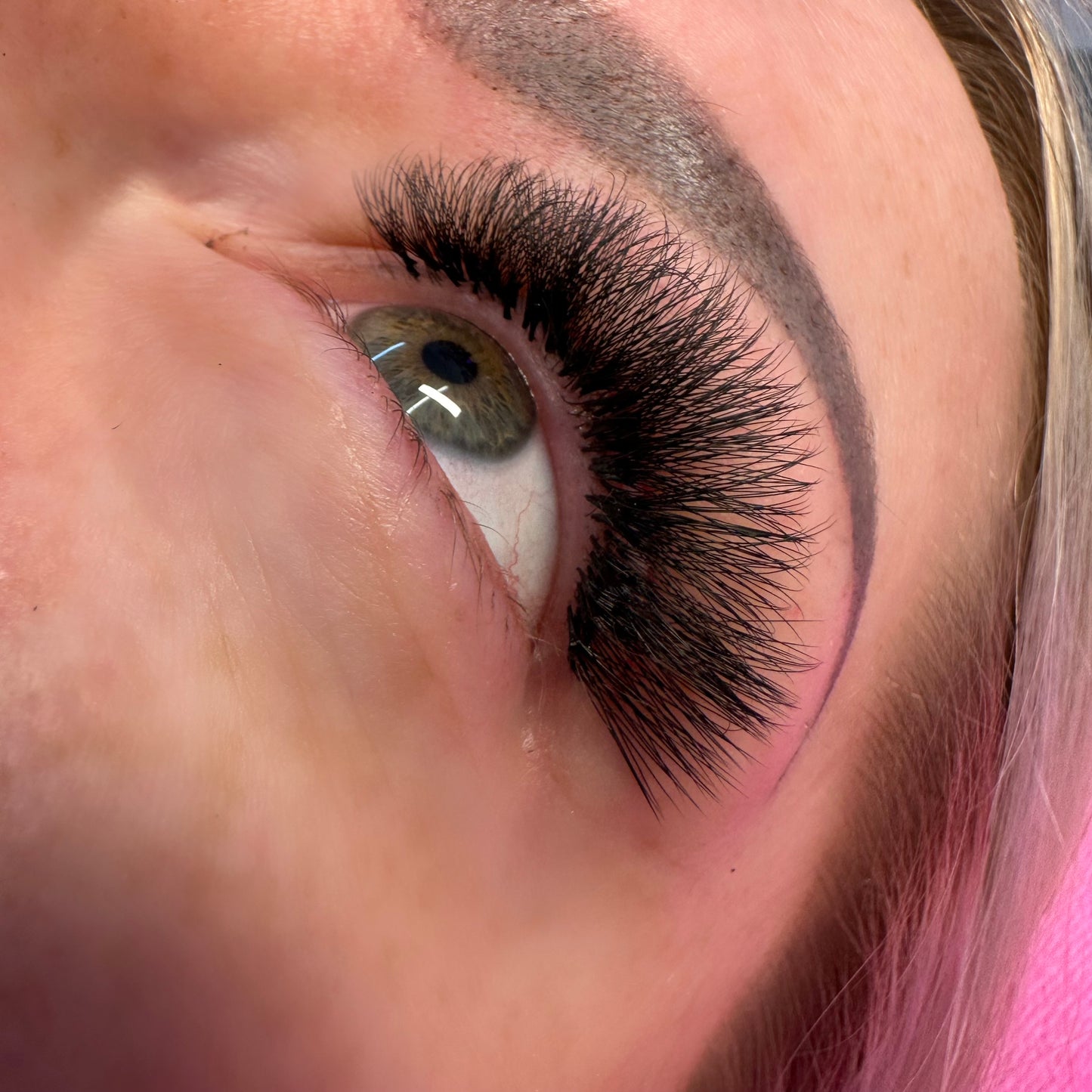 0.05 Volume Lashes