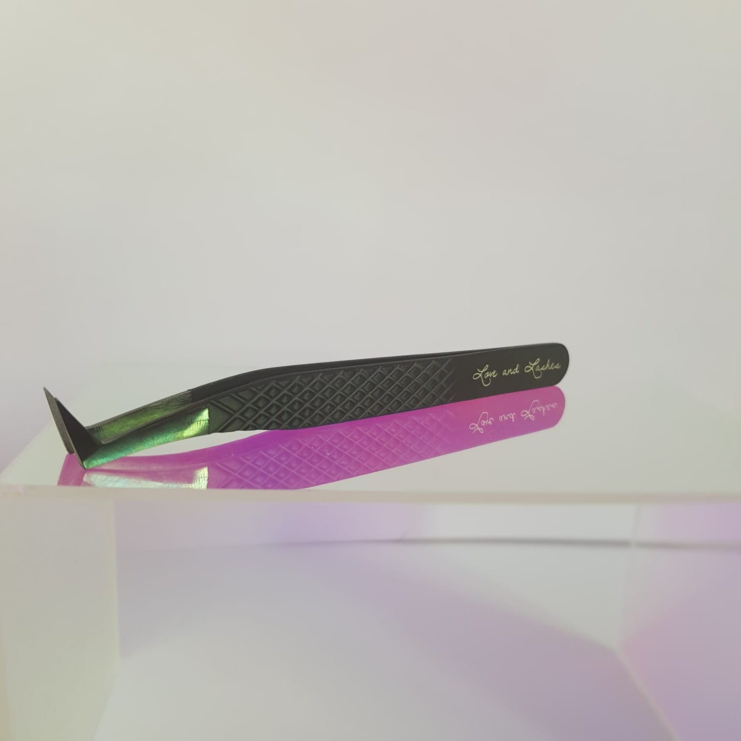 Fierce fibre tip boot tweezer