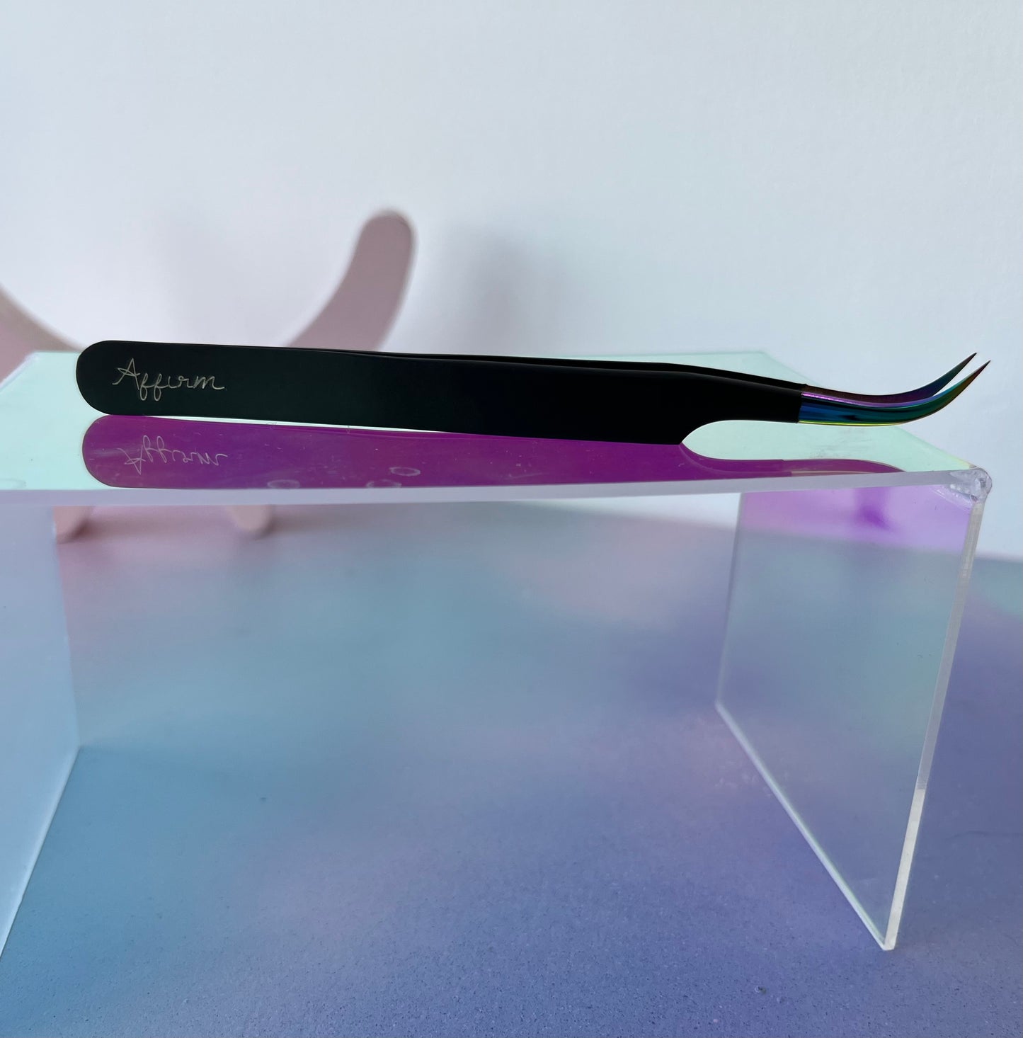 Affirm curved pick up tweezers